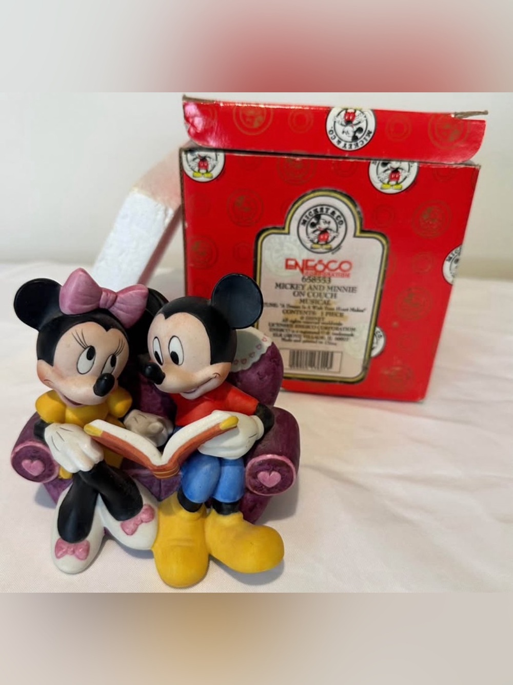 Vintage Enesco Disney Mickey & Minnie Mouse On Couch Music Box Figurine W/ Box